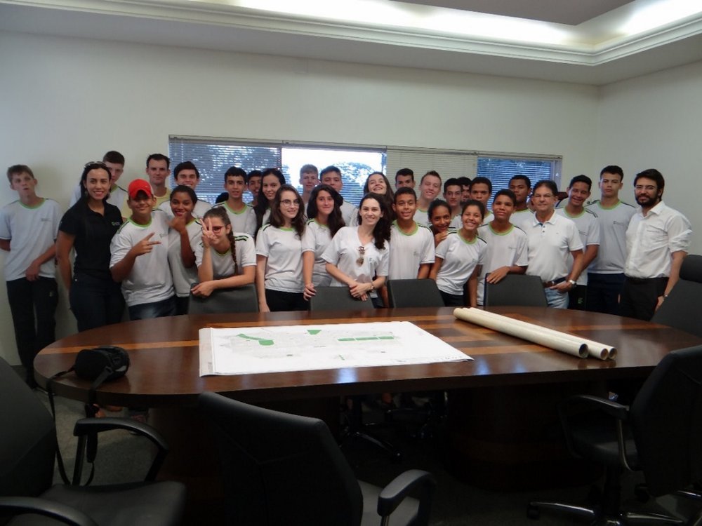 No dia 19 de maio foi a turma de Eletromecânica que participou da visita à Colonizadora Sinop, Galeria Mari Bueno, Memorial Rogério Ceni, região central da cidade, finalizando no residencial Aquarela. 